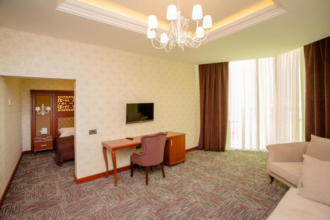 Azpetrol Hotel Кусар Екстериор снимка