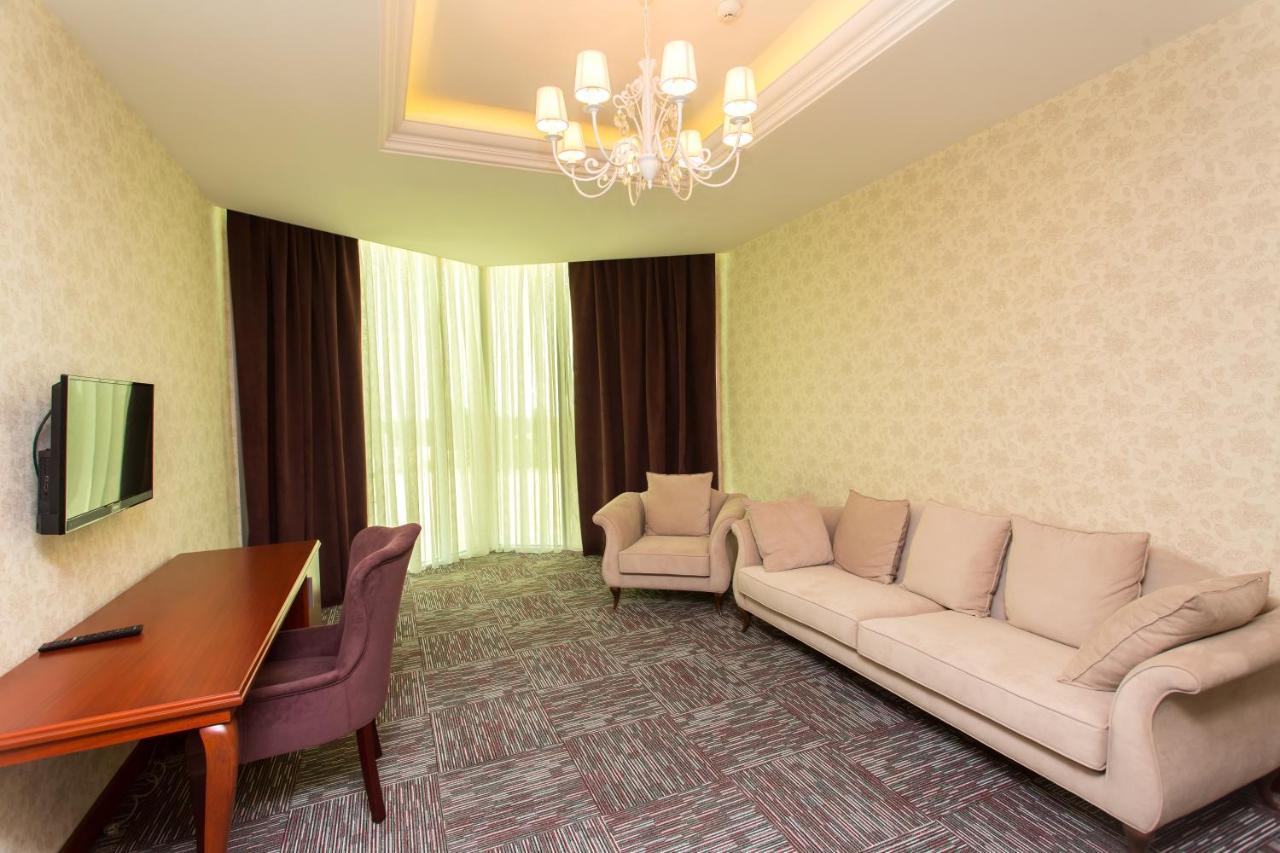 Azpetrol Hotel Кусар Екстериор снимка