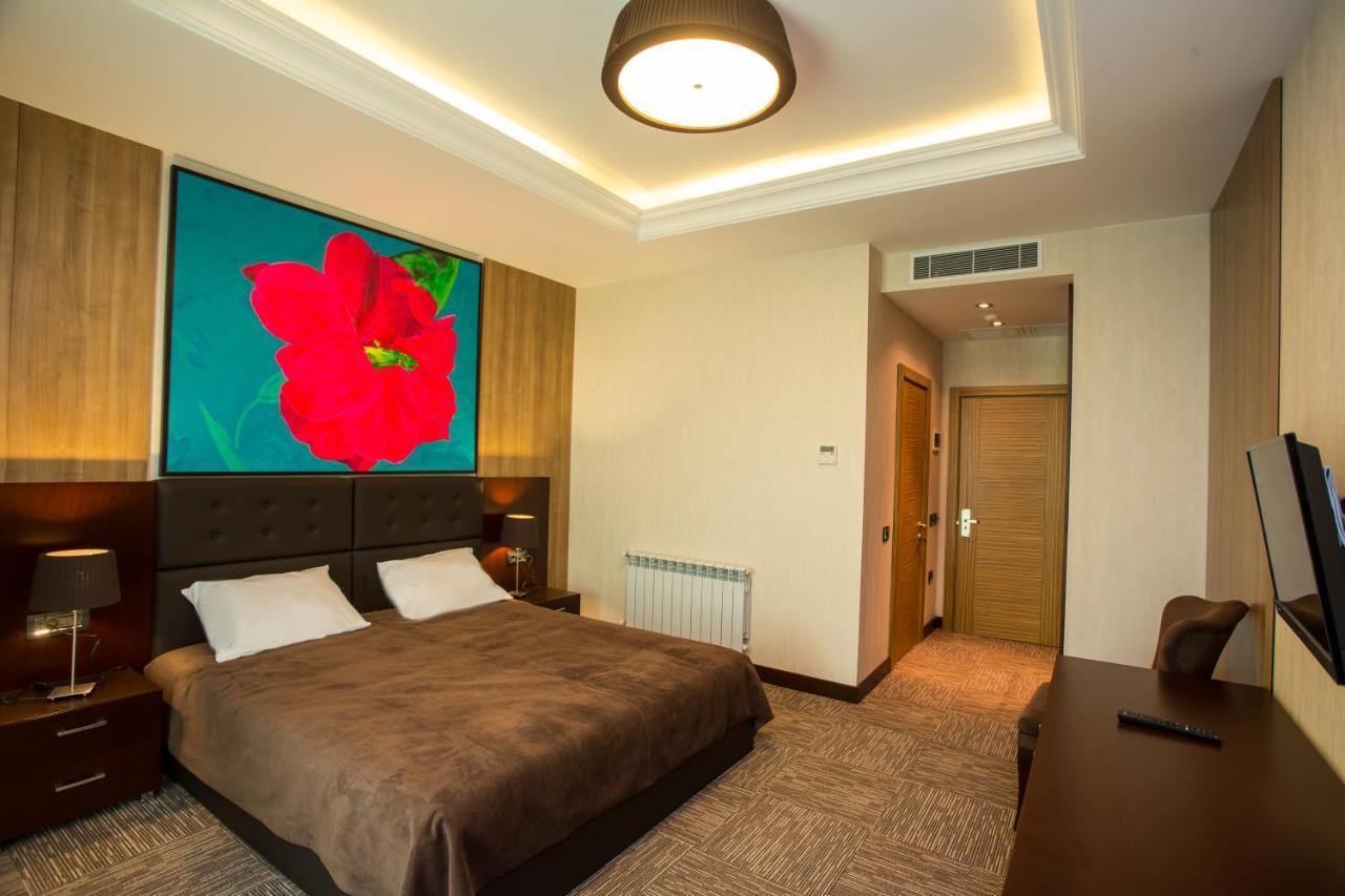 Azpetrol Hotel Кусар Екстериор снимка