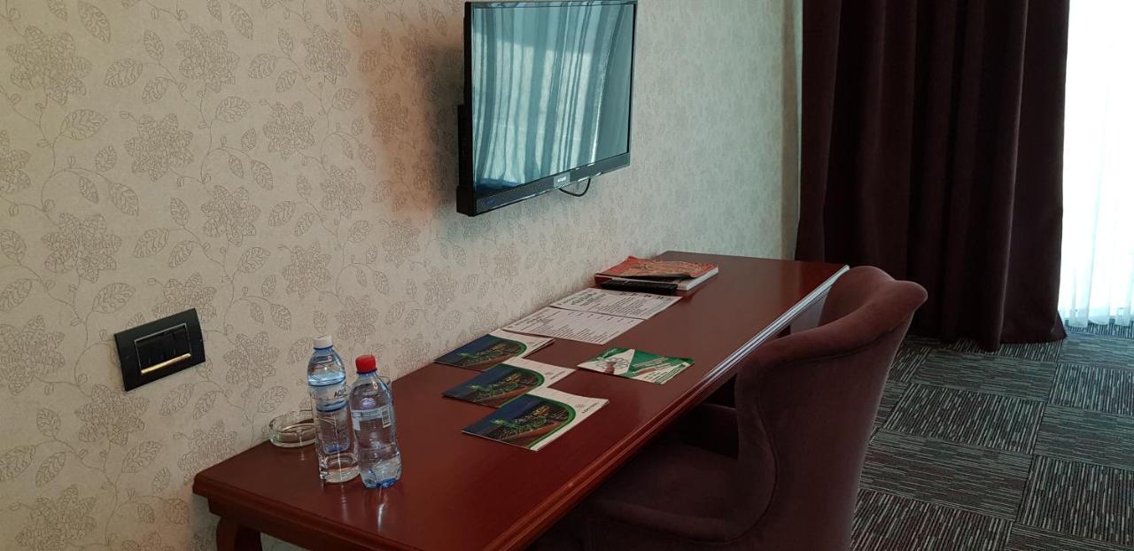 Azpetrol Hotel Кусар Екстериор снимка