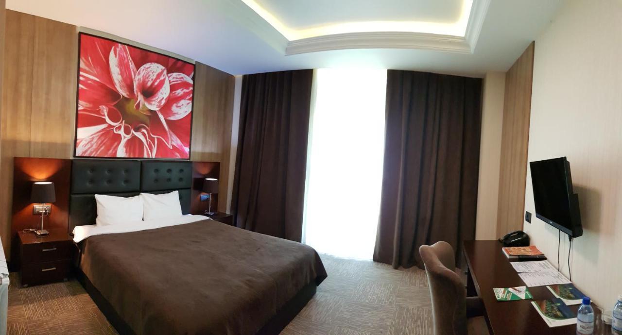 Azpetrol Hotel Кусар Екстериор снимка